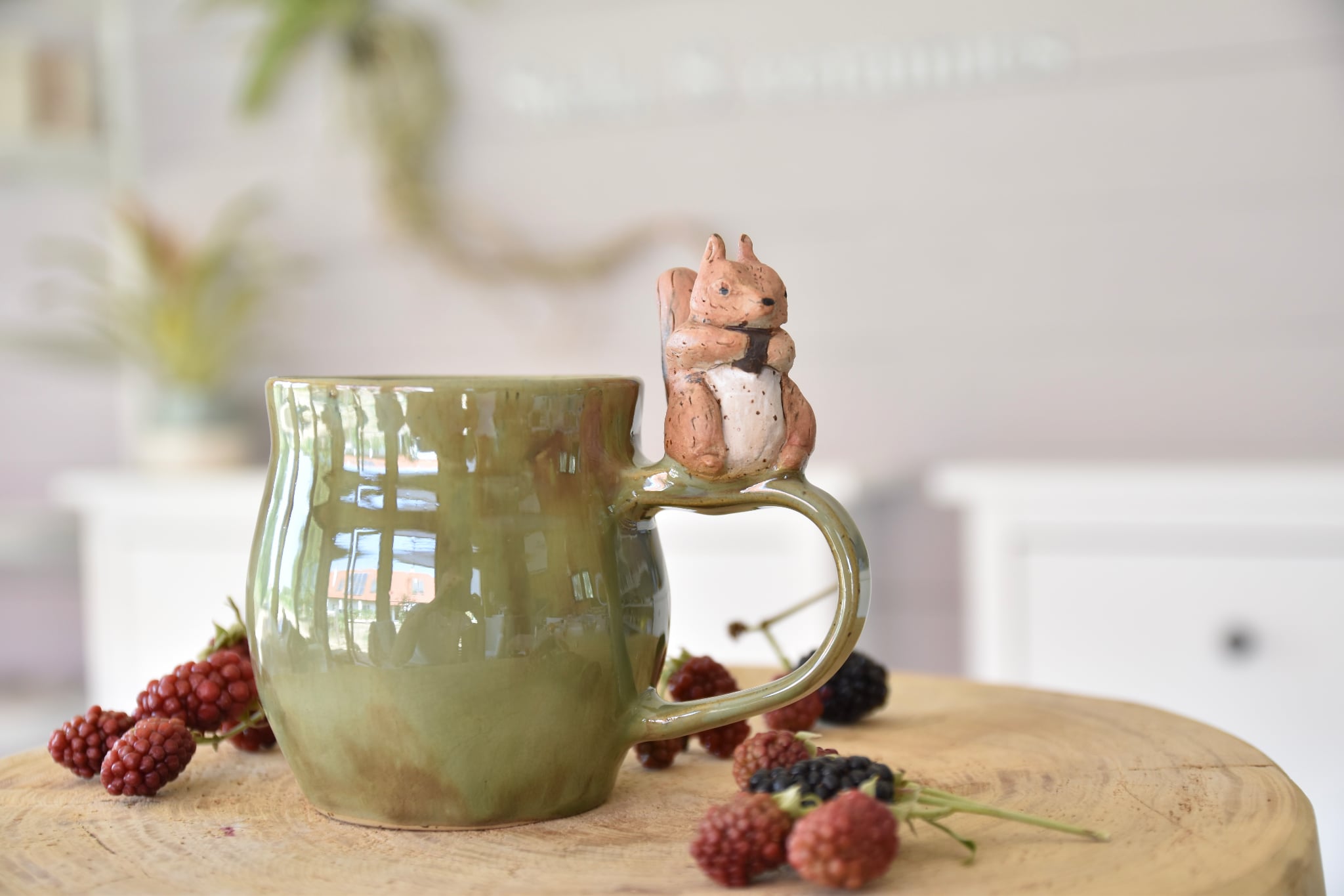 Veverička green mug (cca 4,5dcl)